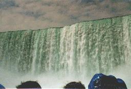 [Horseshoe Falls Closeup]